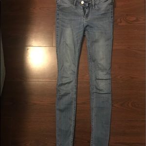 Low rise skinny jeans